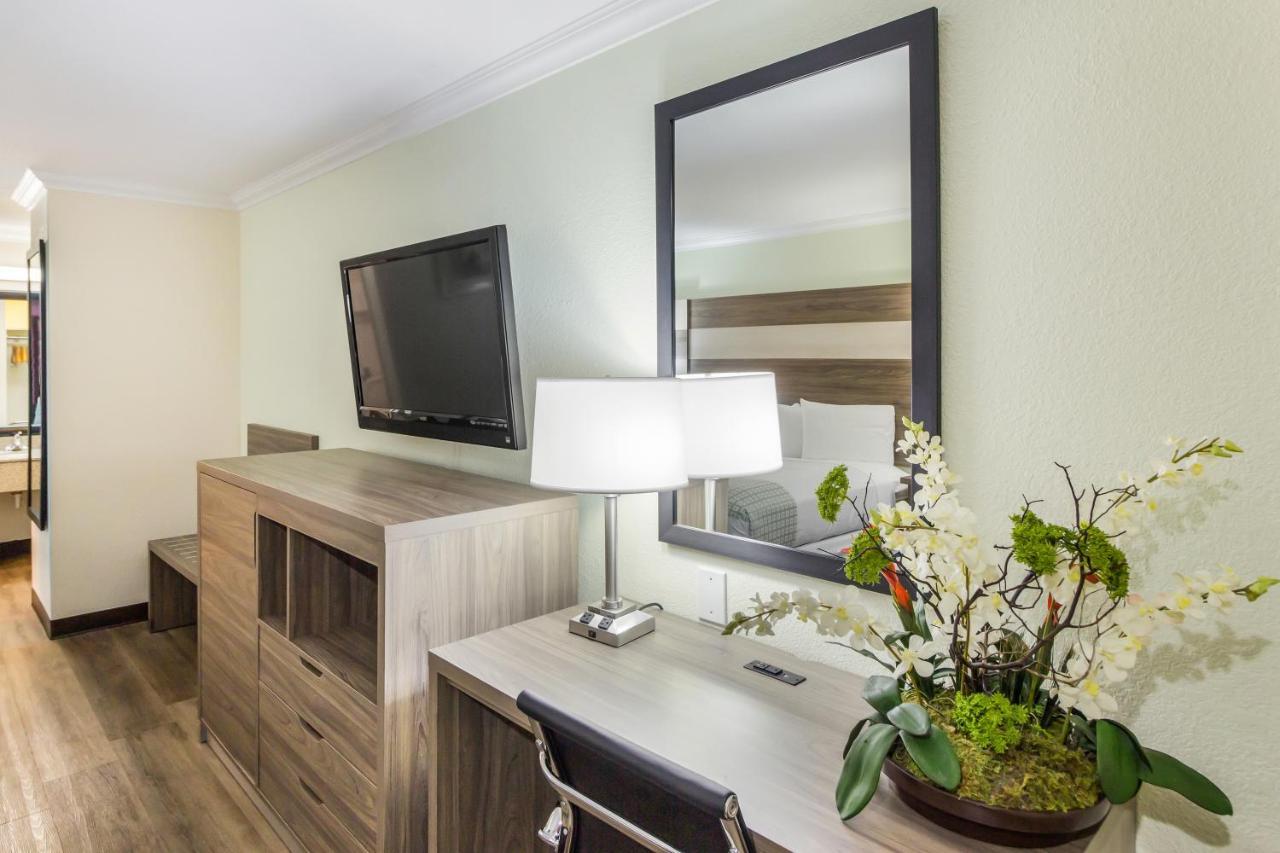 Americas Best Value Inn Columbus Buitenkant foto