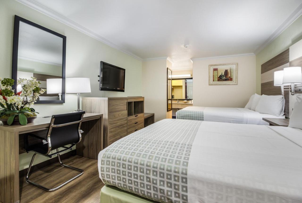 Americas Best Value Inn Columbus Buitenkant foto