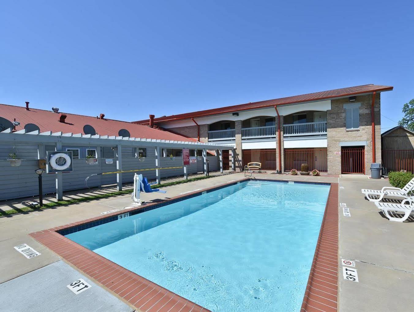 Americas Best Value Inn Columbus Buitenkant foto